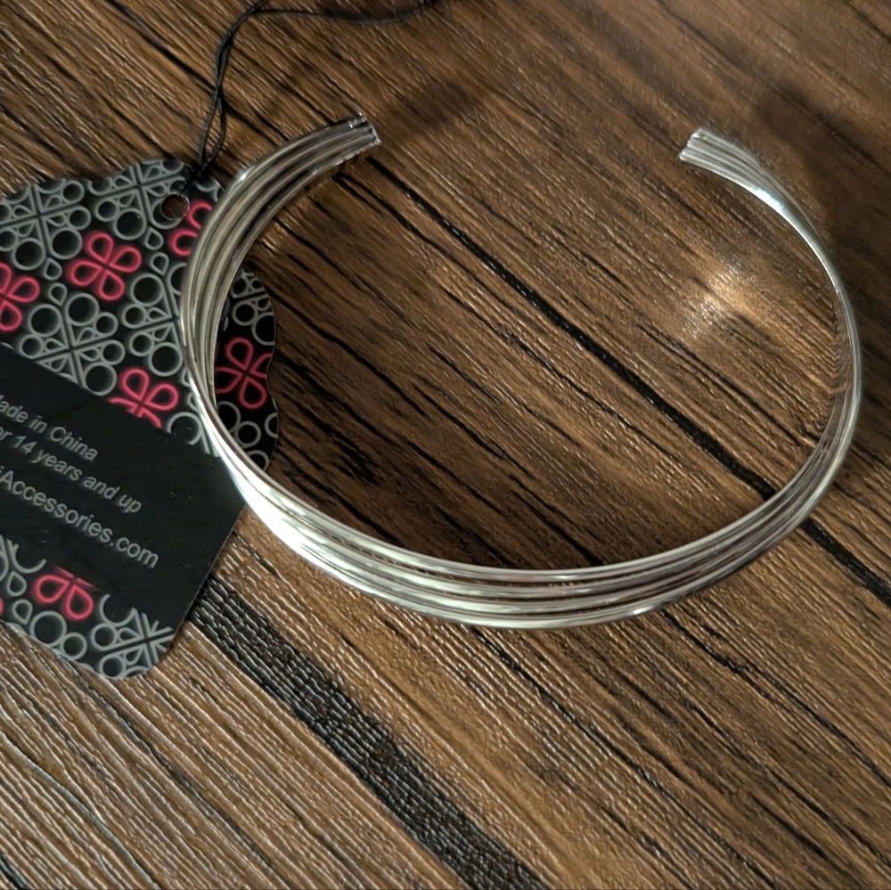 Paparazzi Bringing Basics Back Silver Twisted Wire Cuff Bracelet NEW - Picture 3 of 3